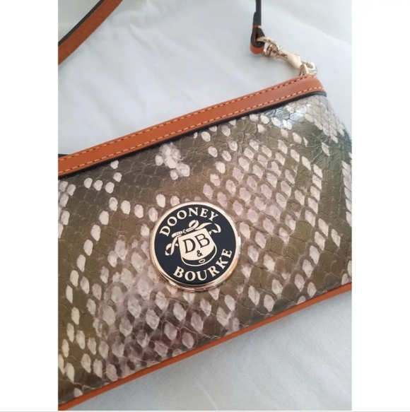 Dooney & Bourke Leather Snake Print Wristlet in Pale Metallic Olive Green - Picture 2 of 7